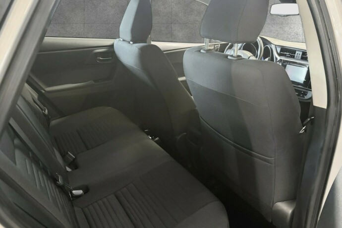 toyota-auris-elektrisitetbensin-2016-big-7