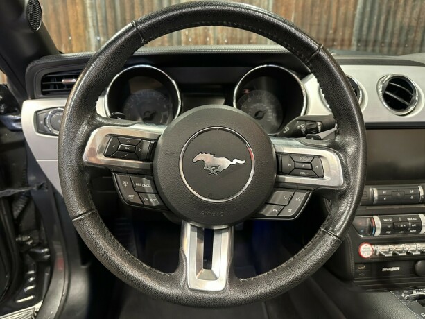 ford-mustang-bensin-2015-big-29