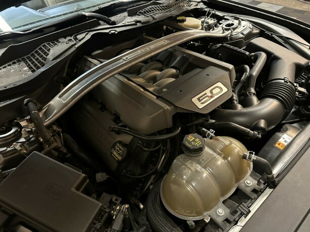 ford-mustang-bensin-2015-big-45