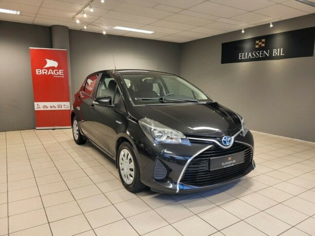 toyota-yaris-elektrisitetbensin-2015-big-9