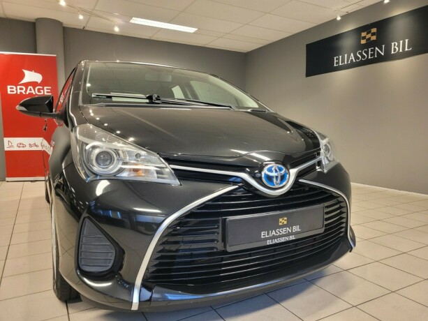toyota-yaris-elektrisitetbensin-2015-big-8