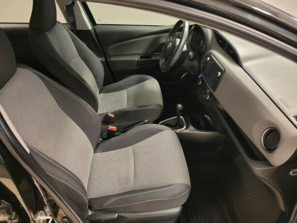 toyota-yaris-elektrisitetbensin-2015-big-13