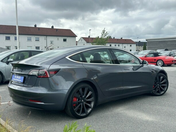 tesla-model-3-elektrisitet-2020-big-3