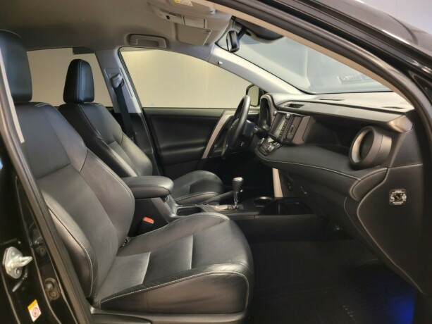 toyota-rav4-elektrisitetbensin-2016-big-10