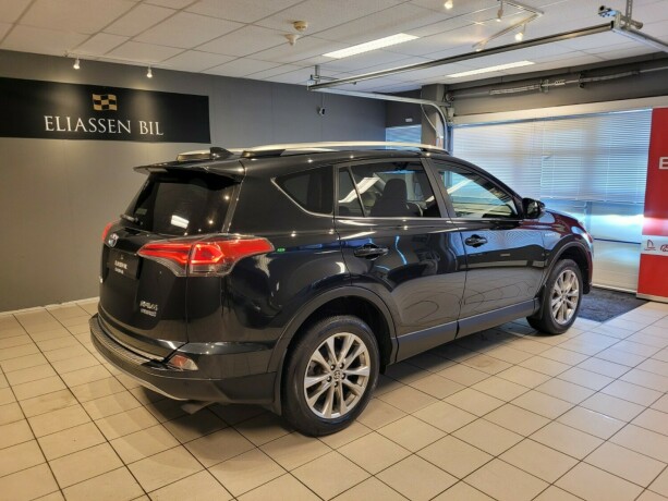 toyota-rav4-elektrisitetbensin-2016-big-4