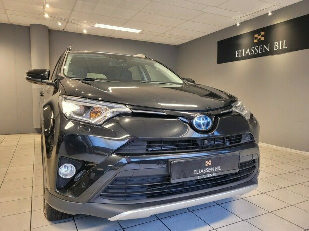 toyota-rav4-elektrisitetbensin-2016-big-8