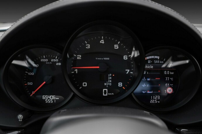 porsche-718-cayman-bensin-2018-big-13
