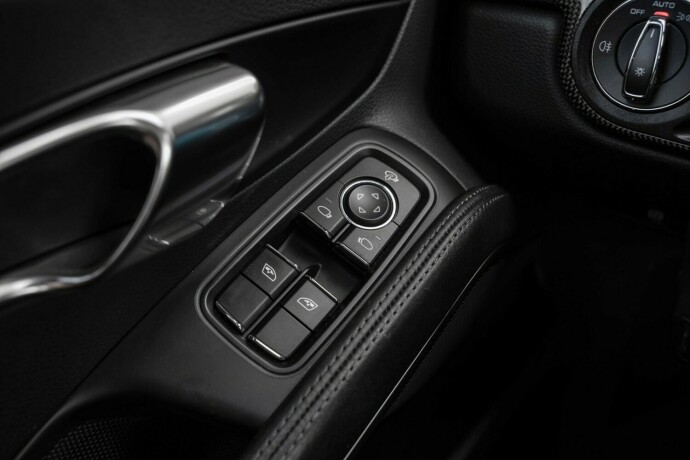 porsche-718-cayman-bensin-2018-big-18