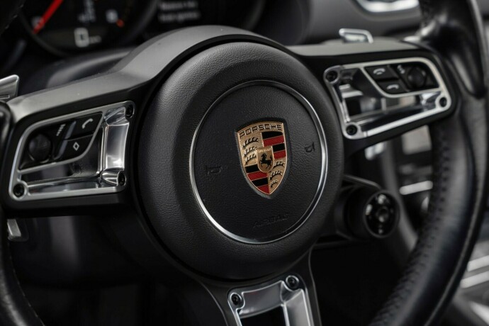 porsche-718-cayman-bensin-2018-big-30