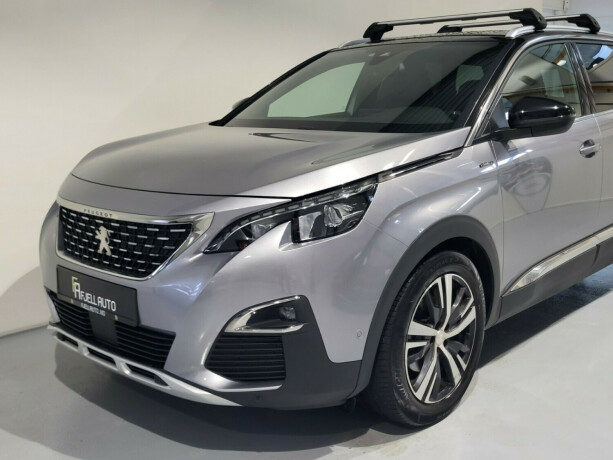 peugeot-5008-bensin-2018-big-1