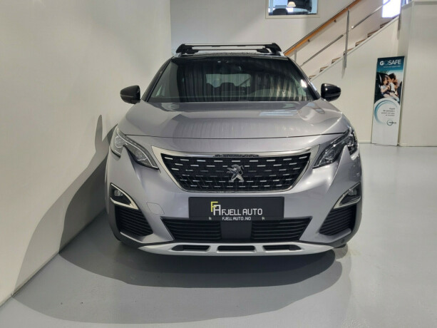 peugeot-5008-bensin-2018-big-2