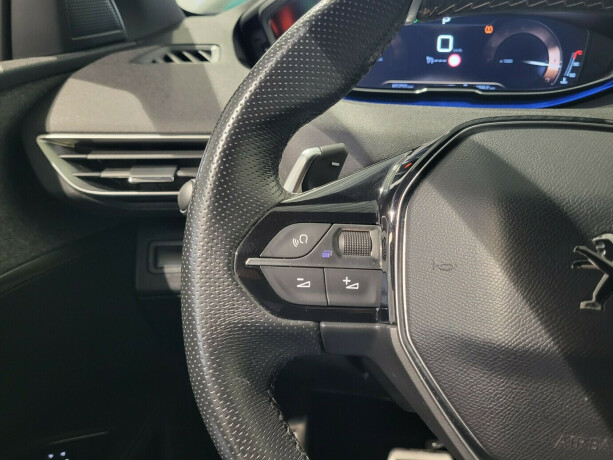 peugeot-5008-bensin-2018-big-22