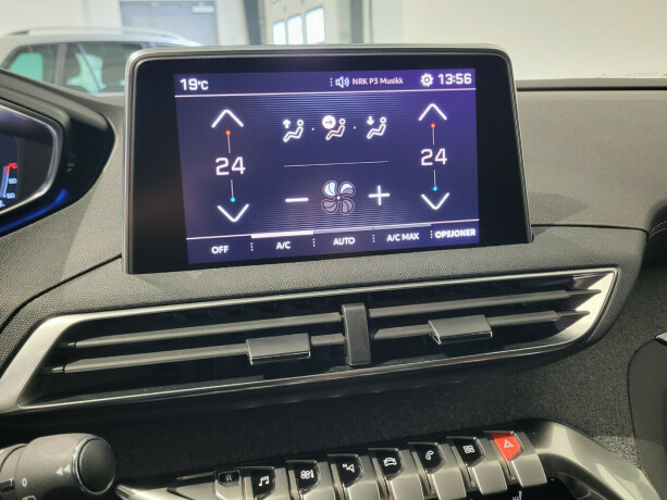 peugeot-5008-bensin-2018-big-18