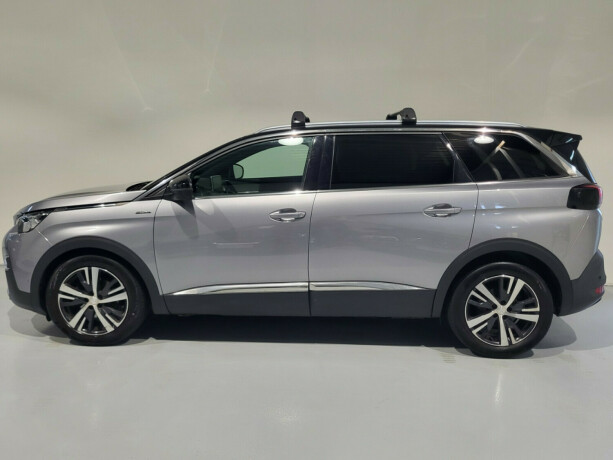 peugeot-5008-bensin-2018-big-4