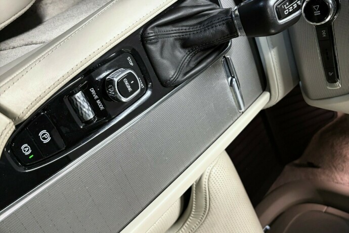 volvo-xc-90-diesel-2016-big-22