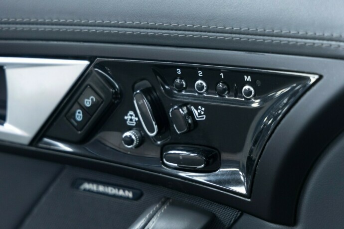 jaguar-f-type-bensin-2014-big-13