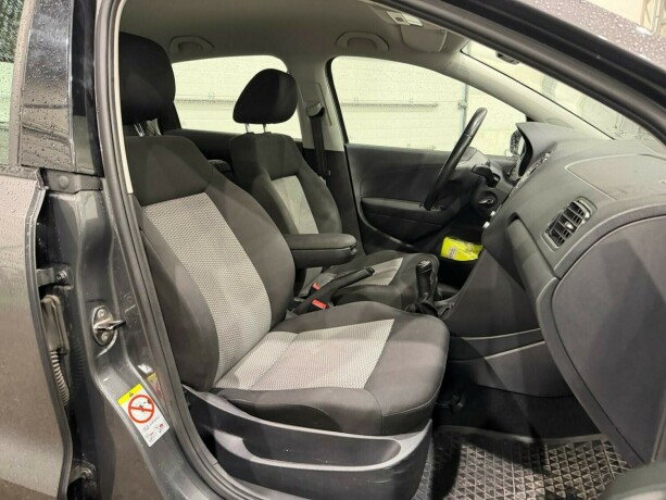 volkswagen-polo-bensin-2011-big-5