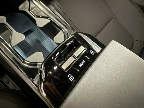 volvo-ex30-elektrisitet-2025-big-16