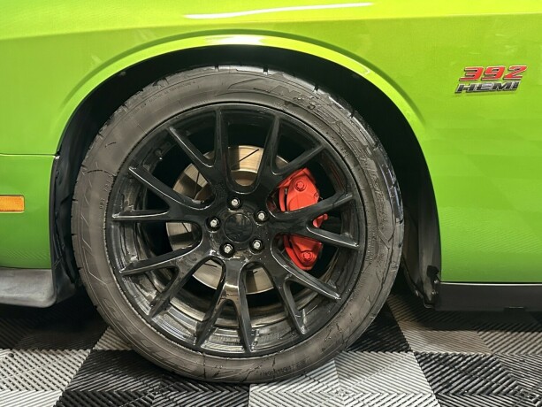 dodge-challenger-bensin-2011-big-16