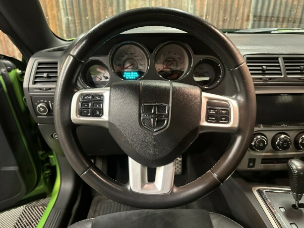 dodge-challenger-bensin-2011-big-25
