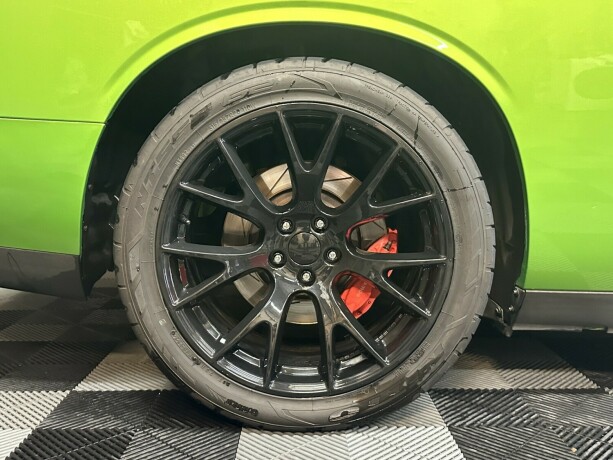 dodge-challenger-bensin-2011-big-5