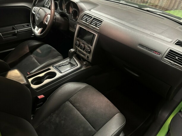 dodge-challenger-bensin-2011-big-31