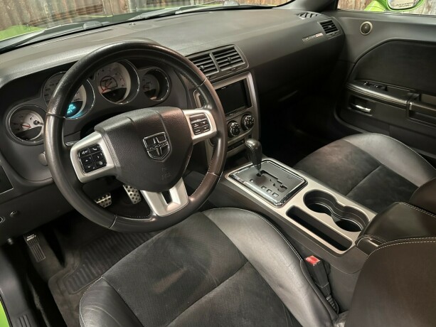 dodge-challenger-bensin-2011-big-24