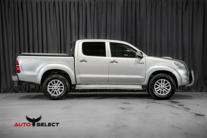 toyota-hilux-diesel-2013-big-10