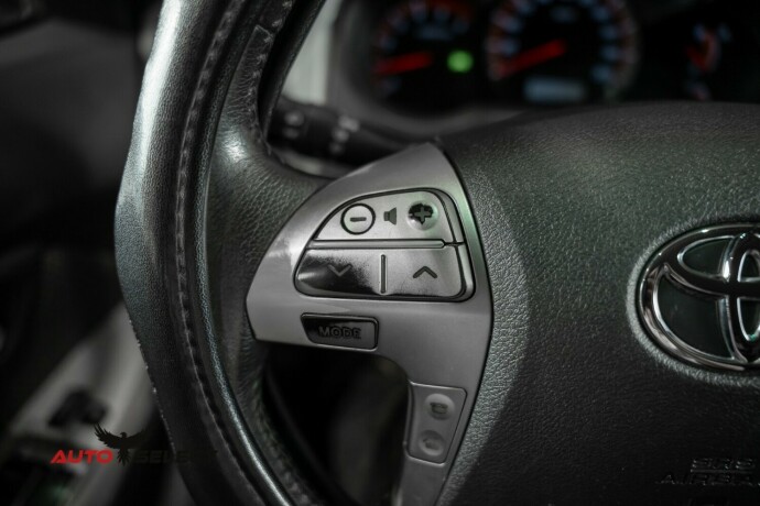 toyota-hilux-diesel-2013-big-24