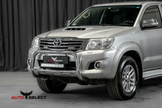 toyota-hilux-diesel-2013-big-5