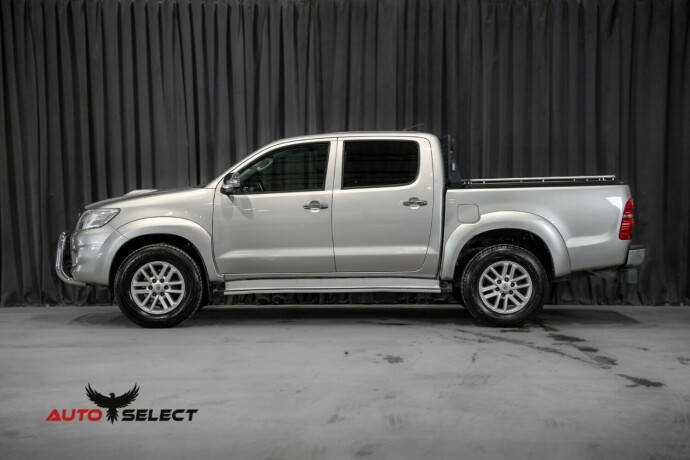 toyota-hilux-diesel-2013-big-6