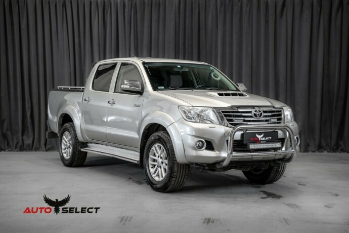 toyota-hilux-diesel-2013-big-2