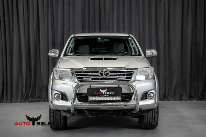 toyota-hilux-diesel-2013-big-3