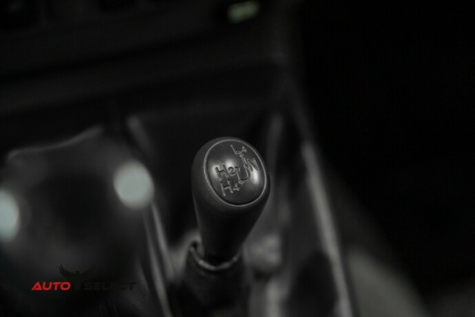 toyota-hilux-diesel-2013-big-31