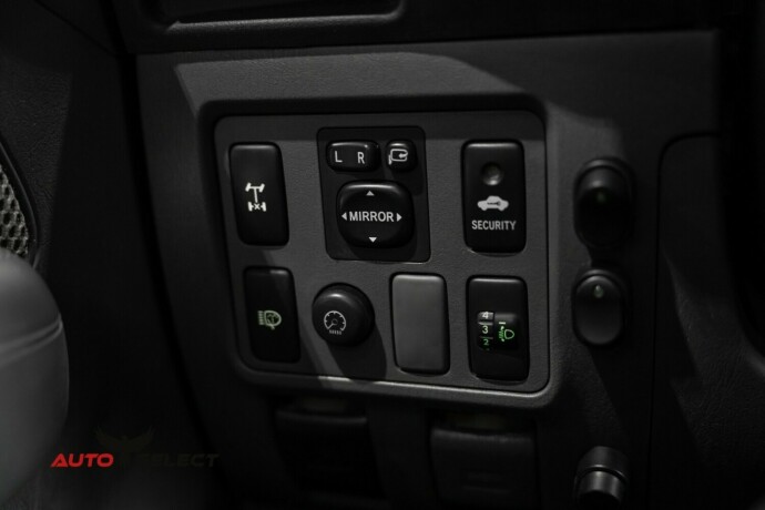 toyota-hilux-diesel-2013-big-23