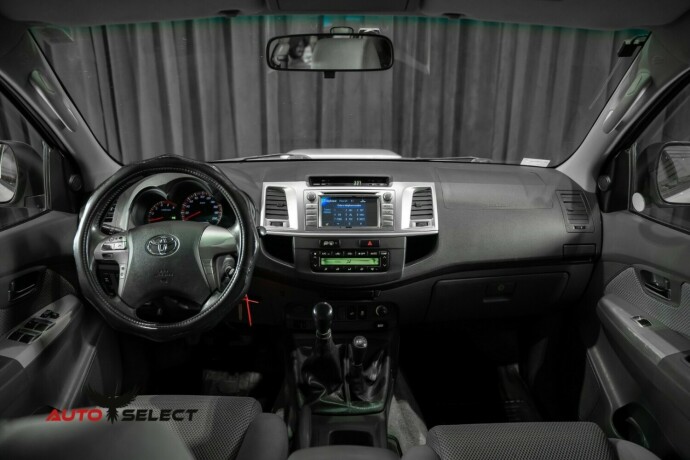 toyota-hilux-diesel-2013-big-27