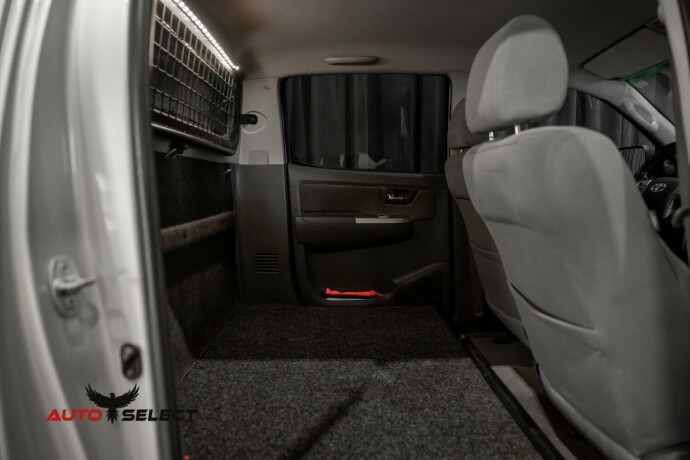 toyota-hilux-diesel-2013-big-12
