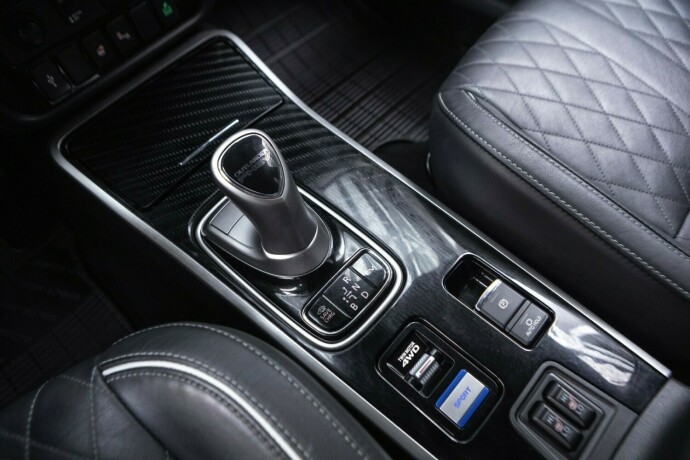 mitsubishi-outlander-plug-in-petrol-2020-big-18