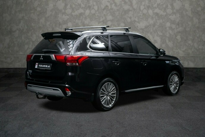 mitsubishi-outlander-plug-in-petrol-2020-big-7