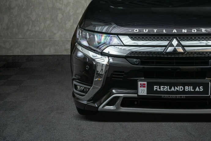 mitsubishi-outlander-plug-in-petrol-2020-big-6
