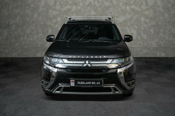 mitsubishi-outlander-plug-in-petrol-2020-big-5