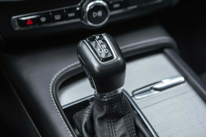 volvo-v90-diesel-2017-big-23