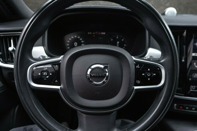 volvo-v90-diesel-2017-big-10