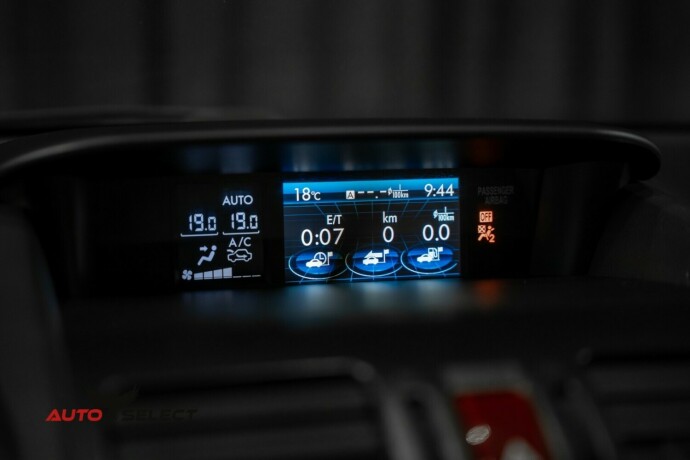 subaru-xv-bensin-2012-big-35