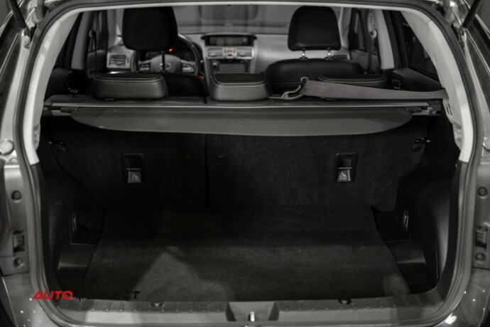 subaru-xv-bensin-2012-big-9