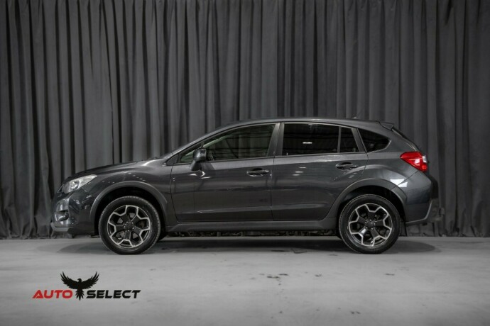 subaru-xv-bensin-2012-big-7