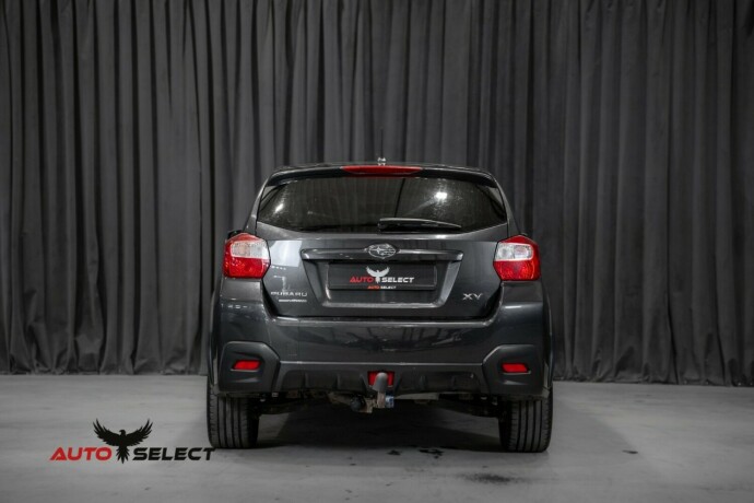 subaru-xv-bensin-2012-big-8