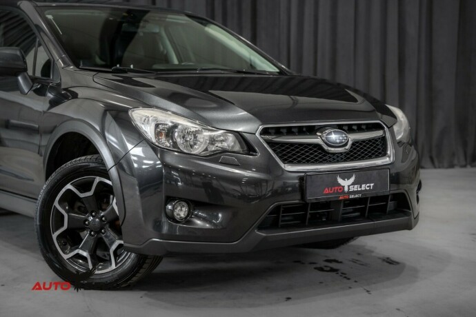 subaru-xv-bensin-2012-big-1