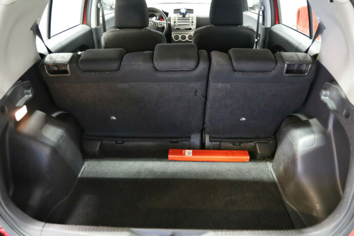 toyota-urban-cruiser-bensin-2009-big-10