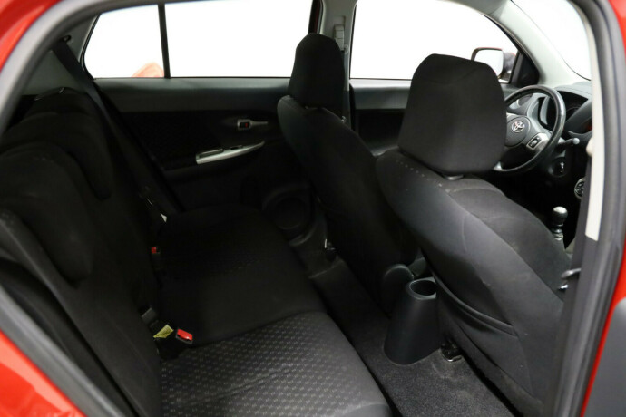 toyota-urban-cruiser-bensin-2009-big-9